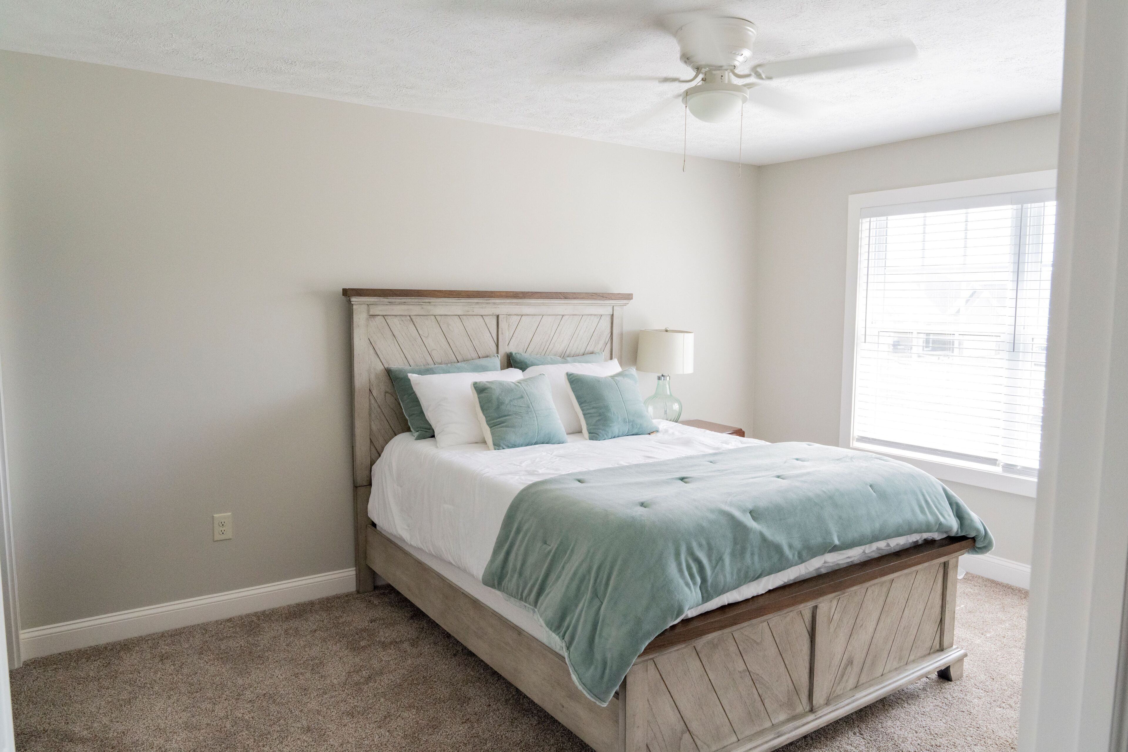 2 bedrooms, travel cot, free WiFi, bed sheets