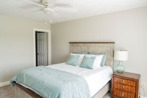 2 bedrooms, travel crib, free WiFi, bed sheets