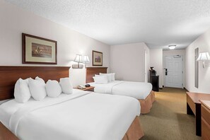 Suite, 2 Queen Beds, Non Smoking | In-room safe, iron/ironing board, free WiFi - Quality Inn (Blackwell)