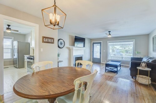 Bright and newly remodeled 3-bedroom home, close to hospital, shopping...