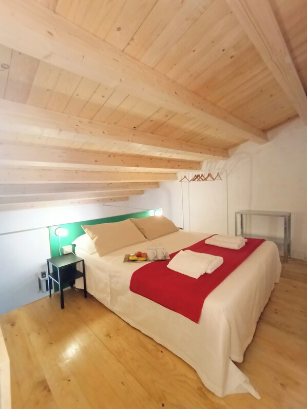 1 bedroom, WiFi, bed sheets