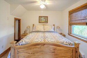 2 bedrooms, iron/ironing board, travel cot, free WiFi