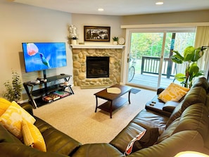Smart TV, fireplace
