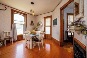 Dining - Historic Bungalow in Chariton, Sleeps 5, Pets Ok, Single Level (Chariton)