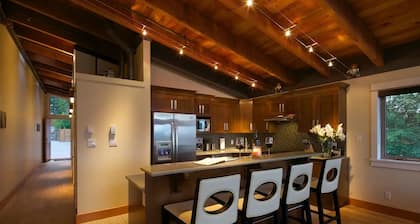 Mariner's Loft Salt Spring Island - 2BDRM - Unit 201