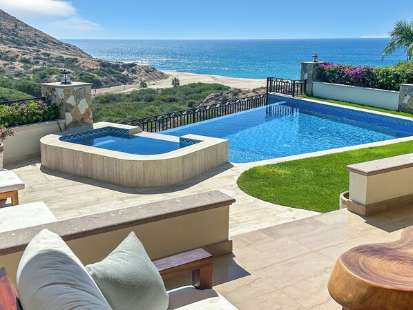 Outdoor pool - New Ocean View Villa With Private Beach (B.C.S.)