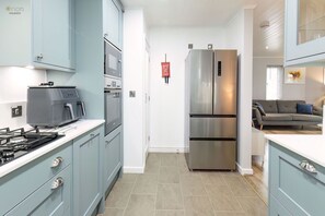 Private kitchen - Windrush Lake 41, Kingfisher House (South Cerney)