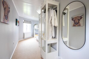 Interior - Windrush Lake 41, Kingfisher House (South Cerney)