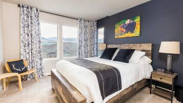 3 habitaciones, escritorio, tabla de planchar con plancha y wifi gratis