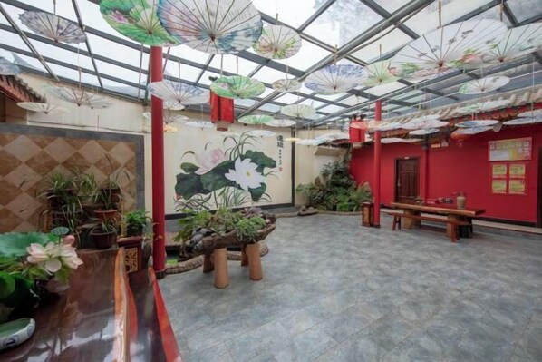 Lobby lounge