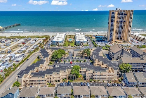 Private & Comfy Oasis: 5-star, Ocean View, Pool, Near Golf ~ Free Parking!