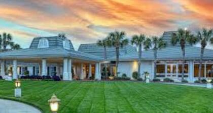 Private & Comfy Oasis: 5-star, Ocean View, Pool, Near Golf ~ Free Parking!