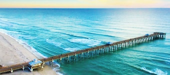 Luxury, Private Suite in cool Palm Beach Gardens with WiFi, AC