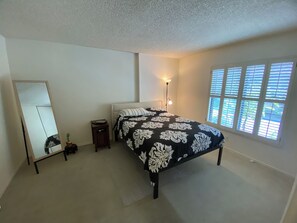 2 bedrooms, iron/ironing board, travel cot, free WiFi