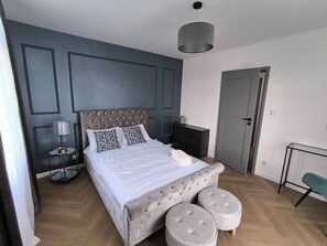 Gallery Apartment, 1 Bedroom, Balcony, City View