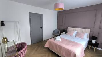 ギャラリー アパートメント 2 ベッドルーム ガーデンビュー | 1 室のベッドルーム、客室ごとに異なる装飾、客室ごとに異なるインテリア、ノートパソコン用作業スペース