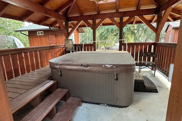 Banyera d'hidromassatge a l'aire lliure