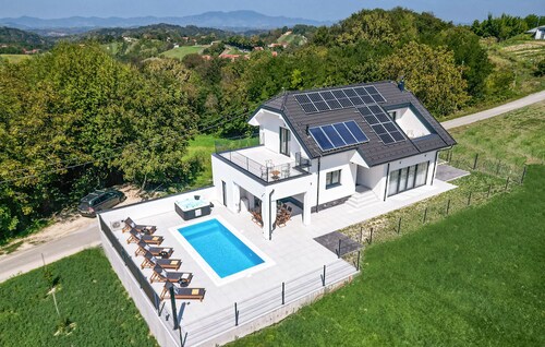 Cozy home in Gornja Stubica with sauna