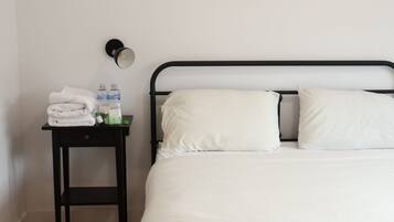 1 bedroom, desk, iron/ironing board, WiFi