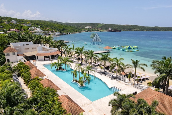 Kolam renang terbuka