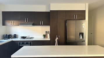 Oven, stovetop, dishwasher