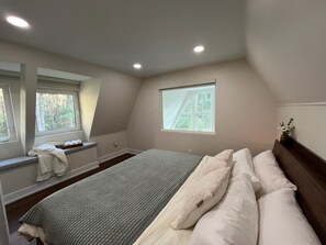 4 habitaciones, tabla de planchar con plancha, wifi y ropa de cama