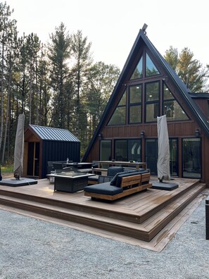 Outdoor dining - A-Frame Spa | Sauna | Hot Tub | Cold Tub | Firepit | 7 acres (Hancock)