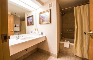 Hair dryer, towels, soap, shampoo - Pet-Friendly King Room | Pools and Near The Slopes (Crested Butte)