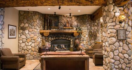 Pet-Friendly King Suite | Spa and Near Slopes