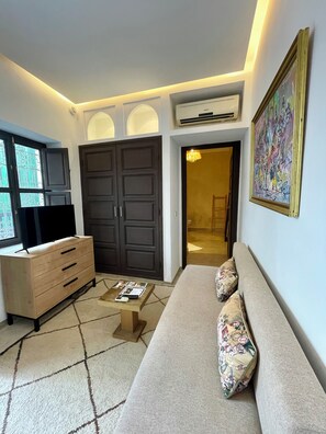 Dobbeltrom – deluxe | Oppholdsområde | TV