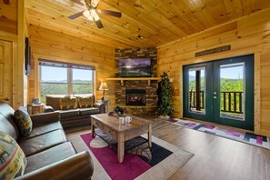 Een smart-tv, een open haard, videogames en een dvd-speler