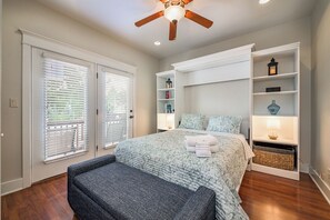 4 bedrooms, desk, iron/ironing board, free WiFi