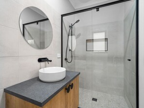 Bathroom - Central Studio in new townhouse! (Beechworth)