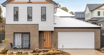 Central Studio in new townhouse!