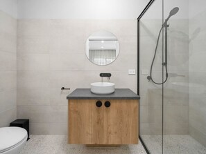 Bathroom - Central Studio in new townhouse! (Beechworth)