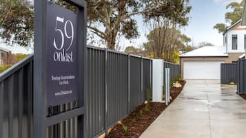 Enceinte de lâhĂ©bergement