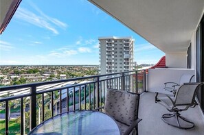 Property grounds - Cozy 1-bedroom condo with WiFi, AC in amazing Marco Island (Marco Island)