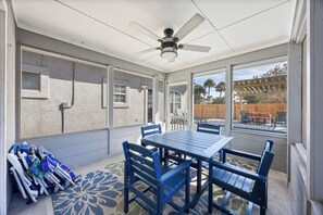 Outdoor dining - Beach Getaway & Pool | Good Morning Rental (Jacksonville Beach)