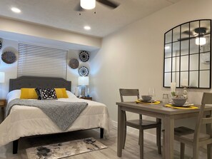 1 Schlafzimmer, Bügeleisen/Bügelbrett, kostenloses WLAN, Bettwäsche