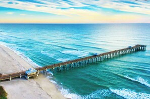 Beach - Luxury, Private Suite 2 (Palm Beach Gardens)