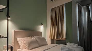 Egyptian cotton sheets, premium bedding, minibar, desk