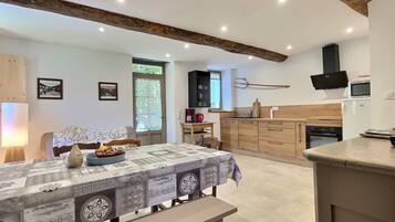 Réfrigérateur, four, lave-vaisselle