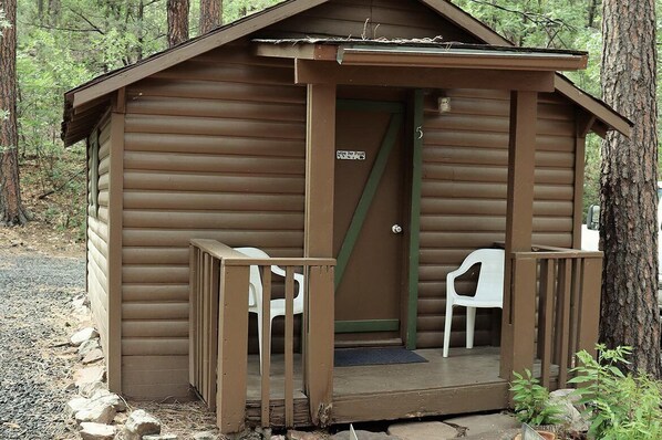 Exterior - Cabin #5 - Studio - No Fireplace (Gila County)