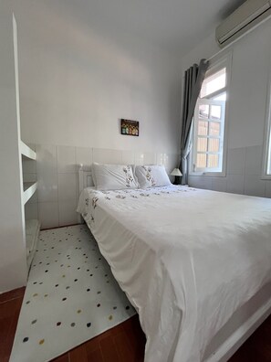 2 chambres, fer et planche à repasser, Wi-Fi, draps fournis