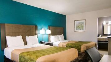 Quarto casal, 2 camas Queen, para não fumantes | Cortinas blackout, quartos à prova de som, ferros/tábuas de passar roupa