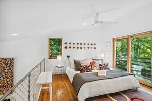 1 soverom, skrivebord, wi-fi (inkludert) og sengetøy