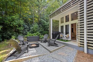 Terrace/patio - Prize-Winning Modern Home in the Mountains (Boone)