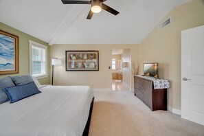 3 soverom, strykejern/-brett, reiseseng for barn og wi-fi (inkludert)