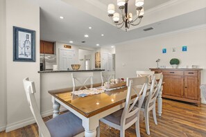 Dining - Reunite at Reunion | 3BR, 3 Bath Spacious Condo w/ Golf Course Views Near Disney (Kissimmee)