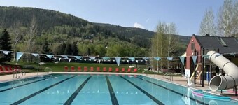 Modernized Beautiful Private 3BR Vail Home!